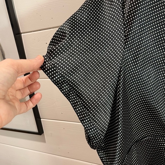 PENNINGTONS Black & White Satin Polka Dot Blouse – Estimated Size 5X - Picture 8 of 8